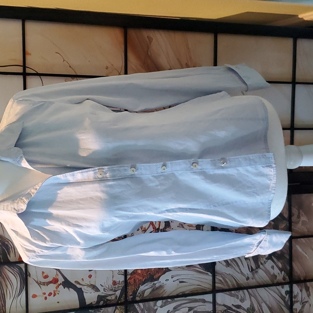 Women's fitted blue button up shirt XS